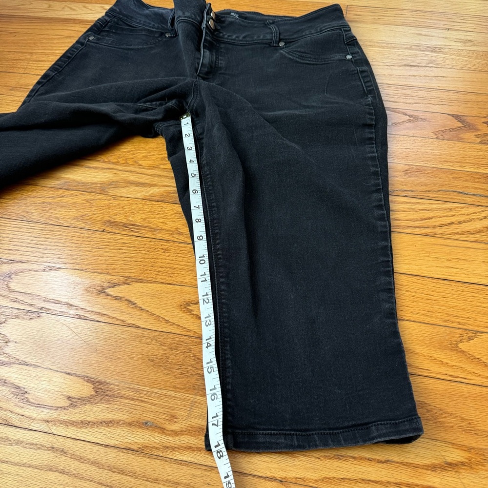 1822 Denim Women's Black Capri Jeans Size 18W - Picture 7 of 10